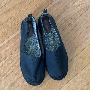 Sakroots black Ella Espadrilles size 8